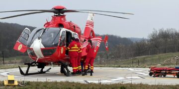 Accident de muncă cumplit! Un bărbat adus cu elicopterul SMURD la Iași după ce și-a pierdut brațul într-o stație de sortare