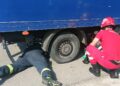 FOTO:Accident grav la Moșna. O femeie cu un copil în brațe a fost lovită și prinsă sub o autoutilitară. Elicopterul SMURD, solicitat de urgență
