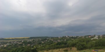 Cod Roșu de furtuni în Iași. ANM avertizează: vijelii puternice, grindină și ploi torențiale