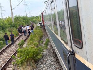 Exclusiv | Accident feroviar în județul Iași. Doi bărbați sunt în stare critică