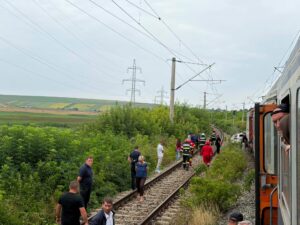 Exclusiv | Accident feroviar în județul Iași. Doi bărbați sunt în stare critică