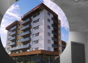 VIDEO-Noapte de coșmar în Manta Roșie Residence din Iași! Un tânăr în boxeri a încercat clanțele apartamentelor și a băgat spaima în locatari
