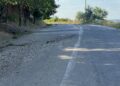 Pericol major pe DC 41, în zona Piciorul Lupului. Un drum surpat de ani de zile pune în pericol viața șoferilor: „Se va interveni doar după o tragedie”