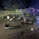 Foto: Un tânăr de 20 de ani a fost găsit semiconștient după ce s-a izbit cu mașina de un cap de pod