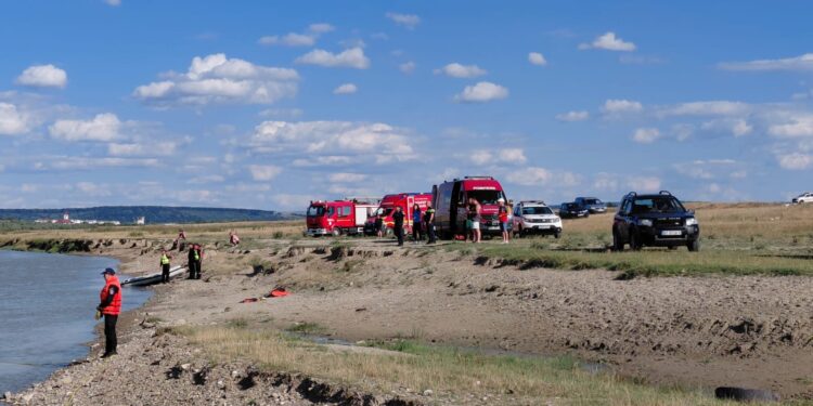 Tragedie în Neamț! Doi copii au dispărut în apele râului Moldova. Unul dintre ei a fost găsit, iar medicii încearcă să-i salveze viața