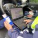 Condamnări cu executare în dosarul permiselor auto. Cinci polițiști au luat mită pentru promovarea examenului