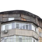 FOTO: Primăria Iași începe demolarea mansardelor neautorizate. Prima intervenție, în zona Podului Metalurgiei