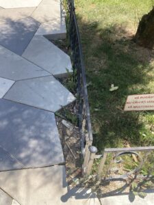 Ieșenii reclamă calitatea lucrărilor din Piața Voievozilor: „Lucrare făcută în bătaie de joc. Cetățenii din Alexandru cel Bun merită mai mult”