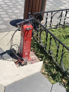 Ieșenii reclamă calitatea lucrărilor din Piața Voievozilor: „Lucrare făcută în bătaie de joc. Cetățenii din Alexandru cel Bun merită mai mult”