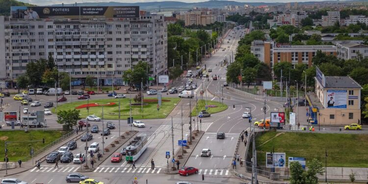 Schimbare importantă în traficul din Iași. Semafoarele din Podu Roș funcționează toată ziua pe durata vacanței