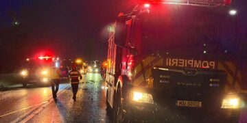 Planul Roșu de Intervenție, activat dimineață în Vrancea după răsturnarea unui microbuz pe DN2-E85