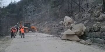 A fost realizată prima hartă națională a probabilității căderilor de roci – 1.500 km² expuși la risc în Carpați