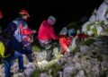 Trei turiști polonezi, salvați după o noapte de coșmar în Piatra Craiului. Au plecat pe creastă fără lanterne și cu echipament impropriu
