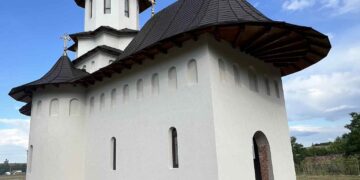 O biserică ridicată din credința oamenilor are nevoie acum de lumină. Se strâng 50.000 de lei pentru finalizarea lucrărilor