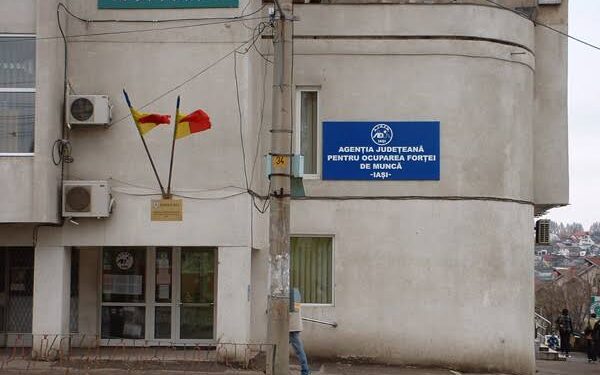 Peste 28.700 de locuri de muncă sunt disponibile în România. Alte 128 sunt oferite în străinătate