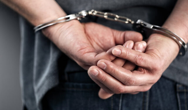Bărbat arestat preventiv după ce ar fi abuzat sexual mai mulți minori și ar fi produs materiale pornografice cu aceștia