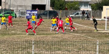 Iași | Fotbalul la firul ierbii, cum se trăiește un derby local. Focuri pleacă cu toate cele 3 puncte de la Movileni