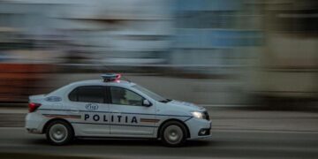 Tragedie pe o stradă din Târgu Frumos: un șofer a murit după un impact frontal cu un stâlp de electricitate