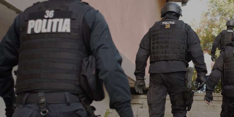 Forțe impresionante în stradă, în comunele din Iași! SAS, polițiști și jandarmi, razii la Voinești, Comarna și Ruginoasa
