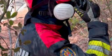 Pompierii români continuă misiunile din Grecia și Franța. Intervenții la incendii de vegetație și fond forestier
