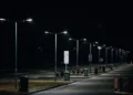 O comună din România stinge iluminatul public din lipsă de bani. Localnicii se tem de urșii care coboară în sat