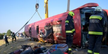 Tragedie cumplită în Ungaria: 12 pelerini au murit după ce autocarul în care se întorceau acasă s-a răsturnat