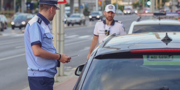 Controale în traficul din Iași: peste 460 de sancțiuni și zeci de permise reținute într-o săptămână