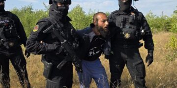 Deținutul evadat din Baia Mare voia să fugă din țară. A cerut ajutorul familiei înainte să fie capturat