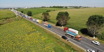 Camioanele supraîncărcate, luate la cântar pe drumurile din Iași. Amenzile au ajuns deja la un sfert de milion de lei