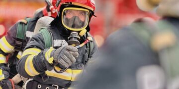 Alertă de incendiu pe șoseaua Păcurari din Iași. Pompierii au descoperit că „fumul” provenea de la antigel încins