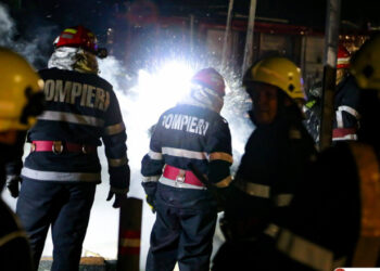 Incendiu  la o gospodărie din comuna Popești. O persoană a suferit arsuri și a fost preluată de echipajul SMURD