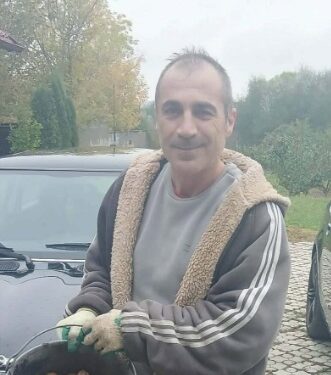 Un pășcanean dispărut din luna aprilie găsit îngropat în curtea casei sale dintr-un sat botoșănean