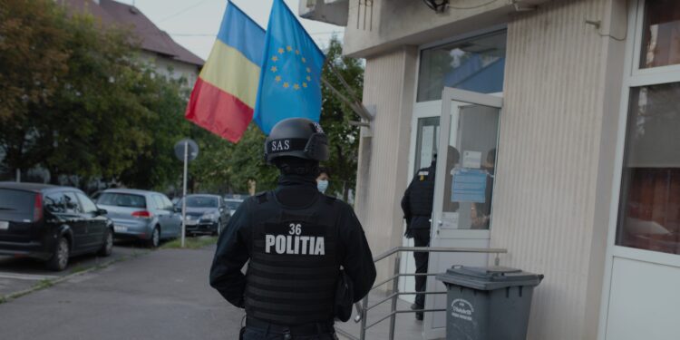 Doi tineri, arestați după o bătaie în CUG. Un bărbat de 26 de ani a fost agresat în apropierea unui magazin