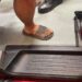 Un tânăr a urcat la 20 de metri înălțime pe Cheile Rudăriei în șlapi. Salvamontiștii au intervenit pentru a-l salva