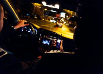 Polițiștii din Hârlău, alături de mascați, au descins în cinci comune din Iași: Șipote, Plugari, Erbiceni, Belcești și Focuri.