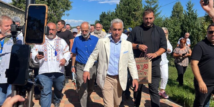 Călin Georgescu la Mănăstirea Dobrovăț