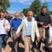 „Vă iubim, domnule, vă iubim!” Călin Georgescu, întâmpinat cu aplauze de zeci de susținători la Mănăstirea Dobrovăț