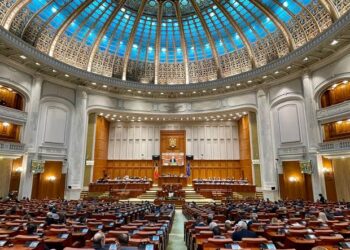 Contractele part-time ar putea fi taxate doar pentru venitul efectiv. Proiectul ajunge la votul final în Camera Deputaților