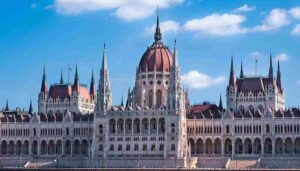 Ungaria expulzează 10 rusi