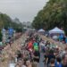 Masa care unește în piața constituției din București