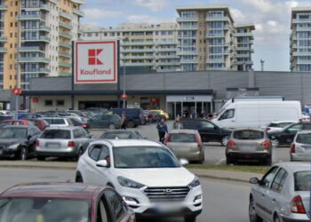 Bariere la parcarea din Chimiei: șoferii vor avea acces controlat la centrul comercial din zona Tudor Vladimirescu
