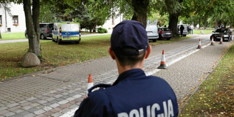 Atac cu cuțitul într-o mănăstire din Polonia comis de un cetățean ucrainean. Un preot a murit, alte patru persoane au fost rănite