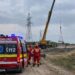 Tânăr de 22 de ani, electrocutat pe un teren din Miroslava. Lucra cu o macara în apropierea unor linii de înaltă tensiune