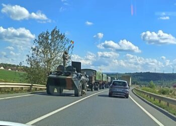 Un vehicul militar s-a defectat pe centura Iașului. TAB-ul făcea parte dintr-un convoi