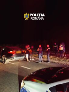 Cursă nebunească în Iași. Fără ITP, RCA, lumini și număr în față, un șofer de 18 ani, oprit cu spike-strip la Podu Iloaiei