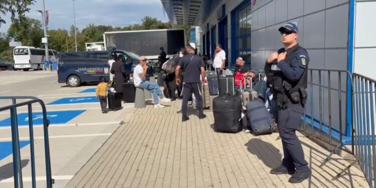 Mii de pelerini hasidici trec prin Iași spre Ucraina, în plin război. „Nu ne este frică”