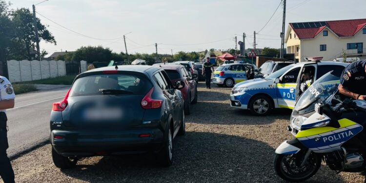 Polițiștii au ieșit în forță pe șoselele din Târgu Frumos. 376 de amenzi și 17 permise reținute