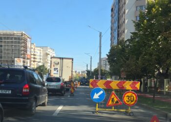 Iașul, blocat de șantiere. Trafic dat peste cap și pe Șoseaua Nicolina: o bandă a fost blocată pentru decopertarea asfaltului