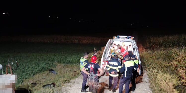 Misiune contracronometru în Botoșani. Un bărbat de 68 de ani, salvat de pompieri dintr-o fântână adâncă de șase metri
