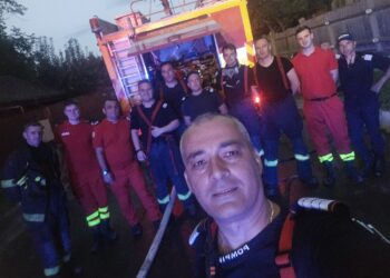 Incendiu puternic la o locuință din Dancu. Pompierii au intervenit pentru ca flăcările să nu ajungă la casele din apropiere